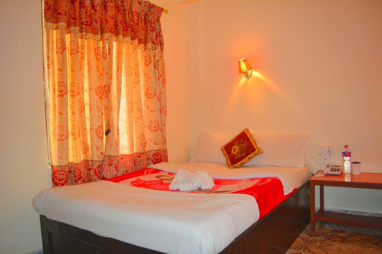 Hotel Direction Pokhara Exterior foto